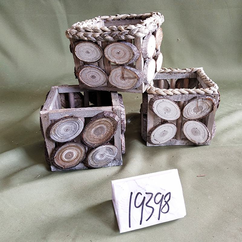 WOODEN DECORATION