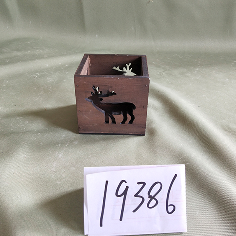 WOODEN DECORATION
