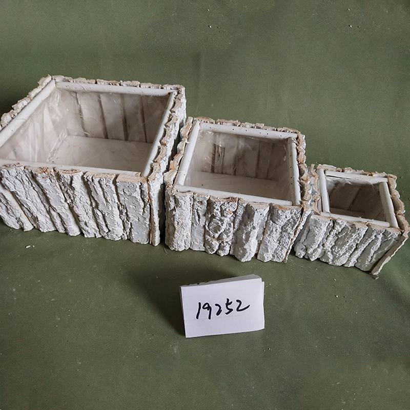 WOODEN DECORATION