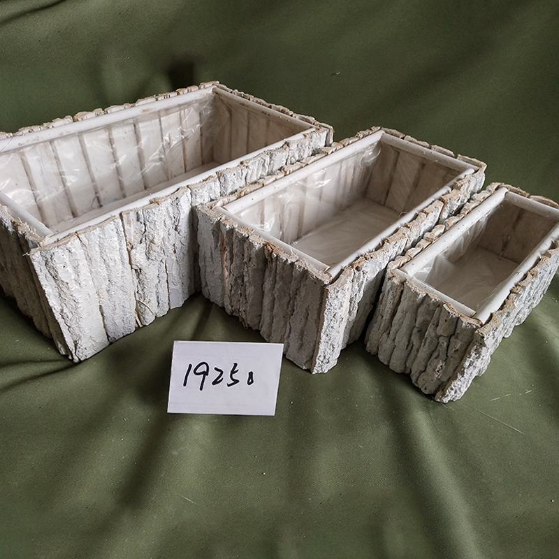 WOODEN DECORATION