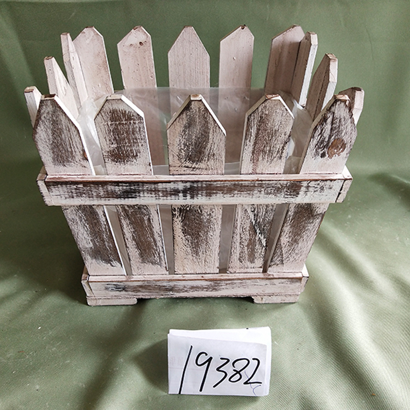 WOODEN DECORATION