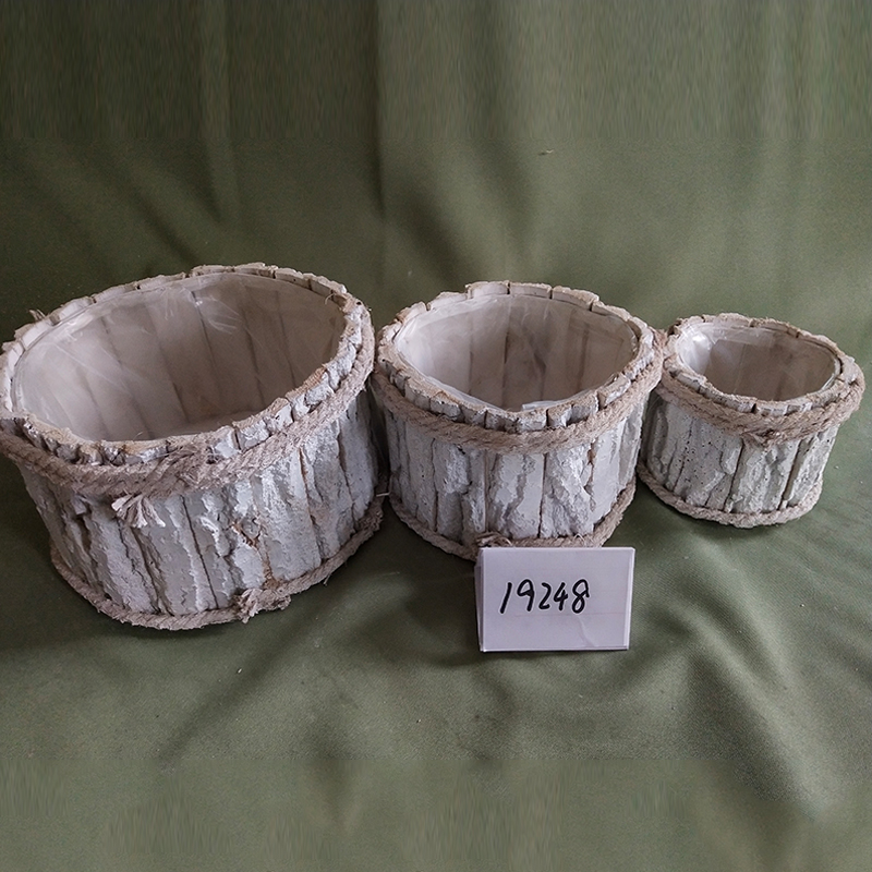 WOODEN DECORATION