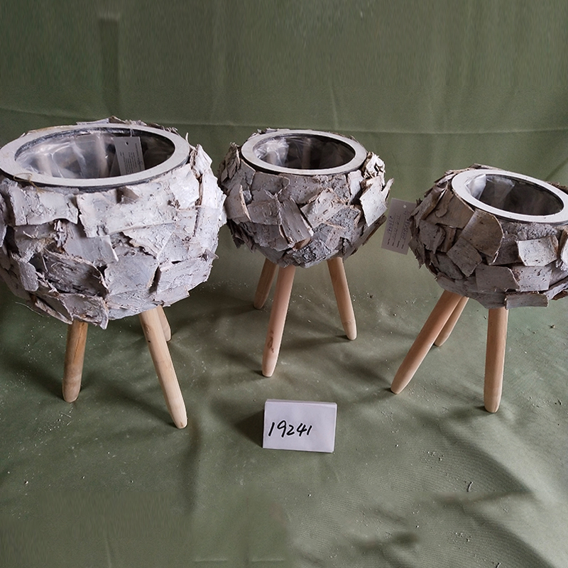 WOODEN DECORATION