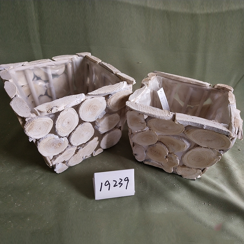 WOODEN DECORATION