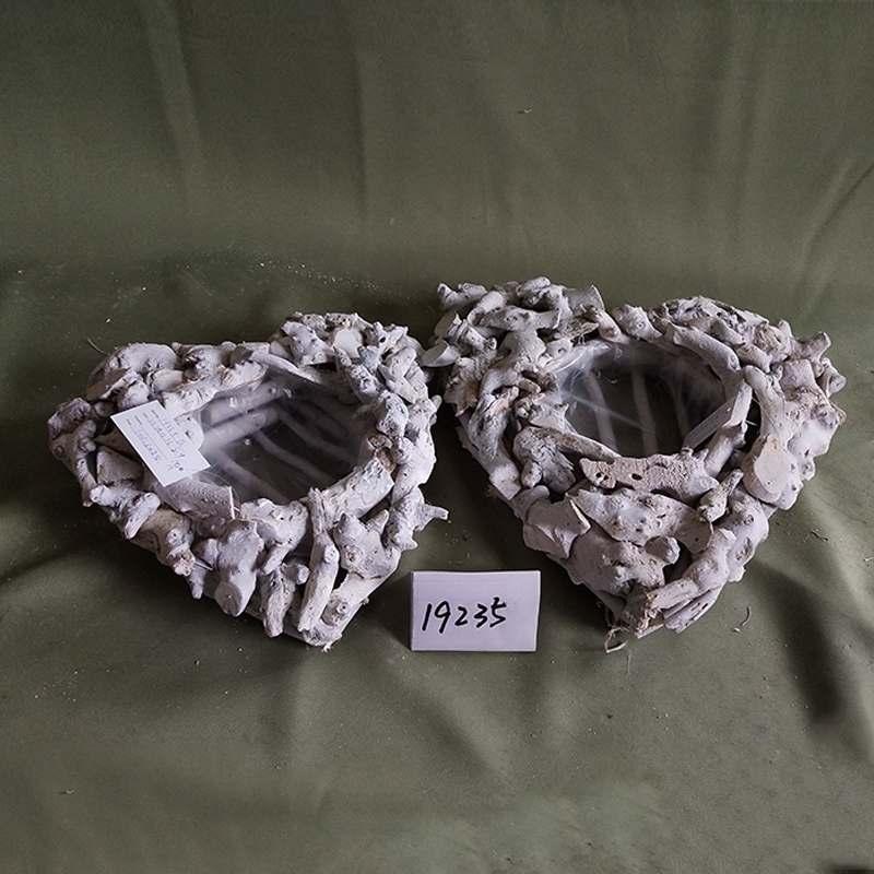 WOODEN DECORATION
