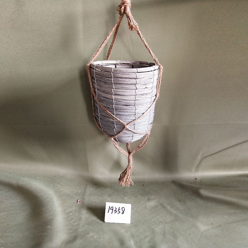 WOODEN DECORATION