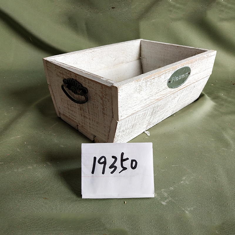 WOODEN DECORATION