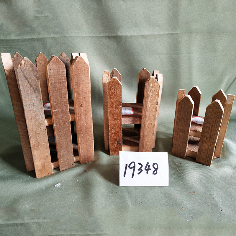WOODEN DECORATION