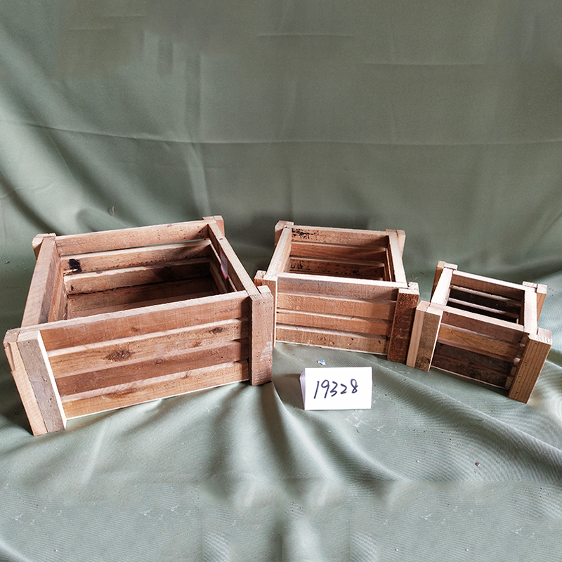 WOODEN DECORATION
