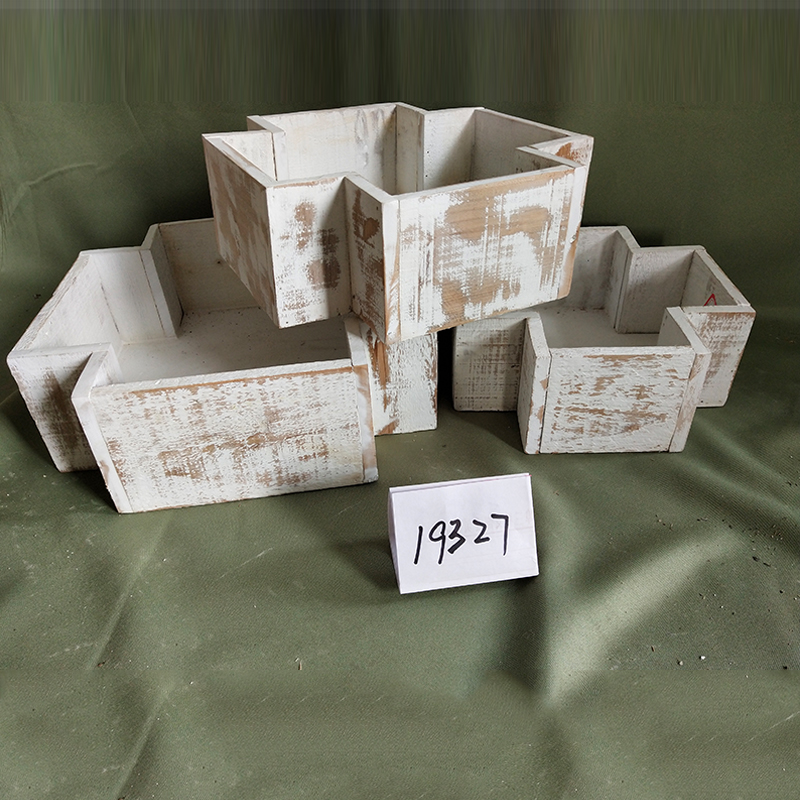 WOODEN DECORATION