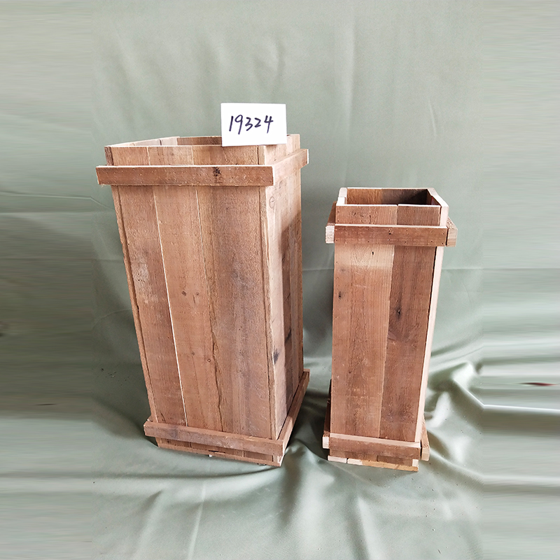 WOODEN DECORATION
