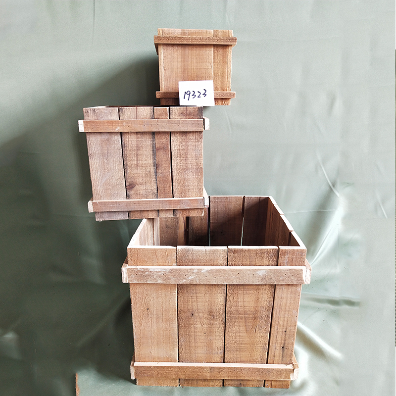 WOODEN DECORATION