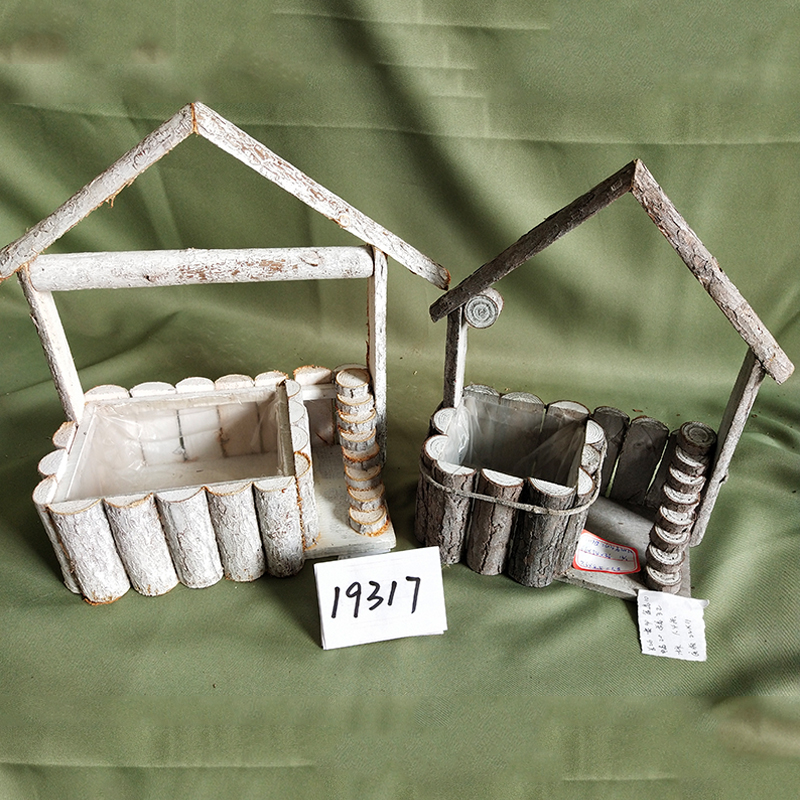 WOODEN DECORATION
