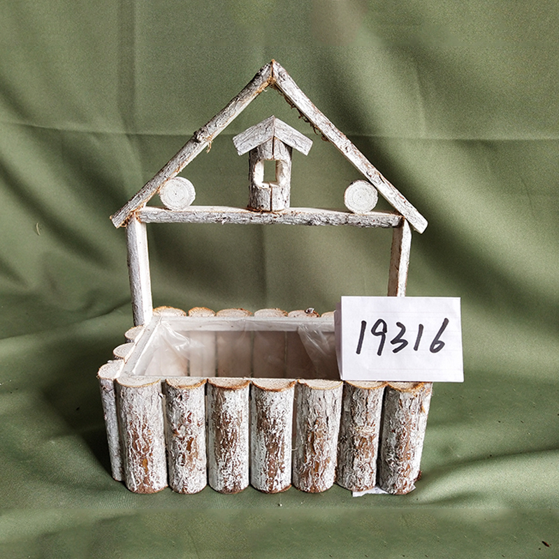 WOODEN DECORATION