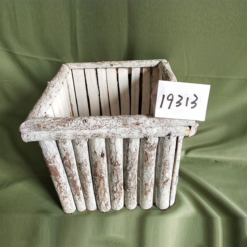WOODEN DECORATION