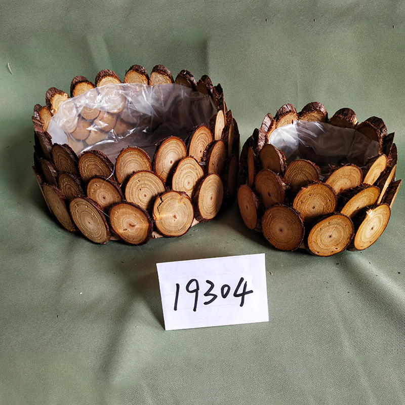 WOODEN DECORATION