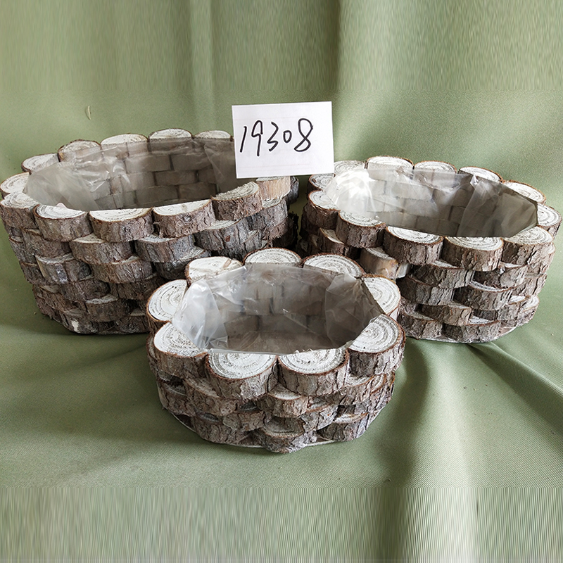 WOODEN DECORATION