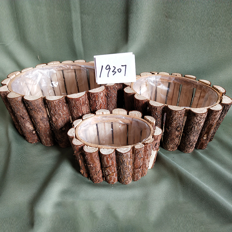 WOODEN DECORATION