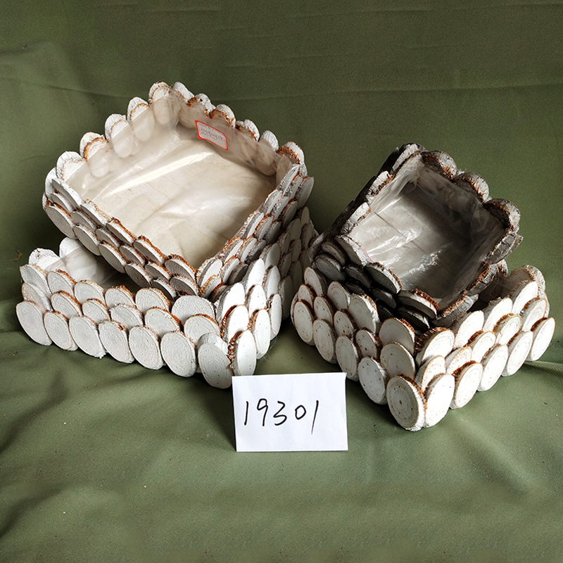WOODEN DECORATION
