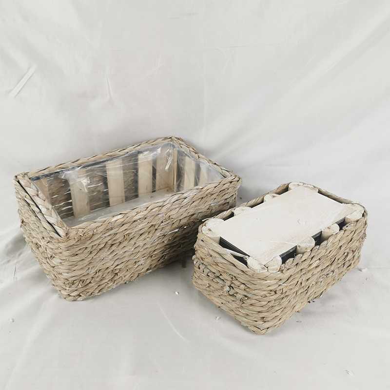 WOODEN DECORATION