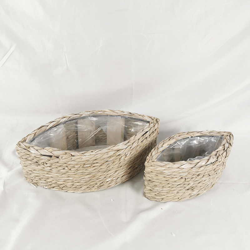 WOODEN DECORATION