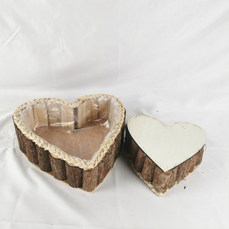 WOODEN DECORATION