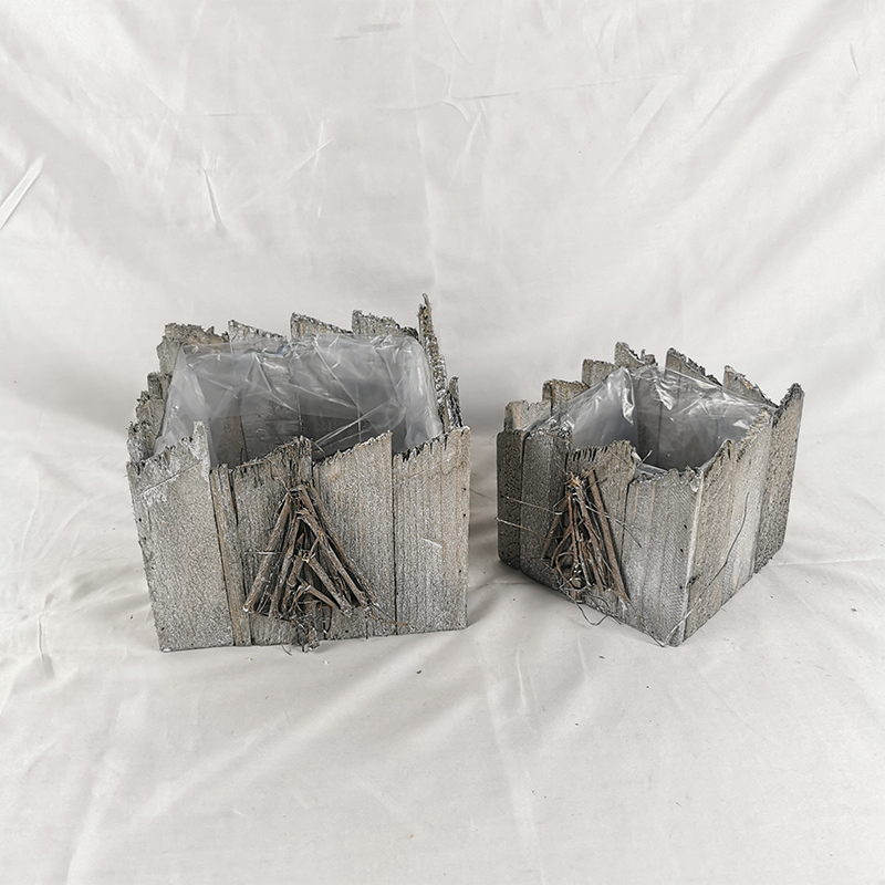 WOODEN DECORATION