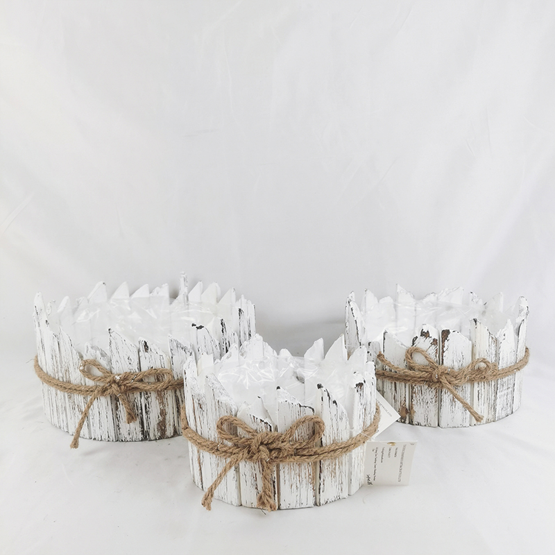 WOODEN DECORATION