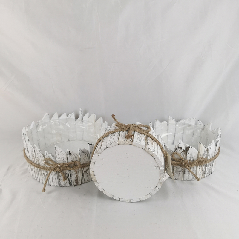 WOODEN DECORATION
