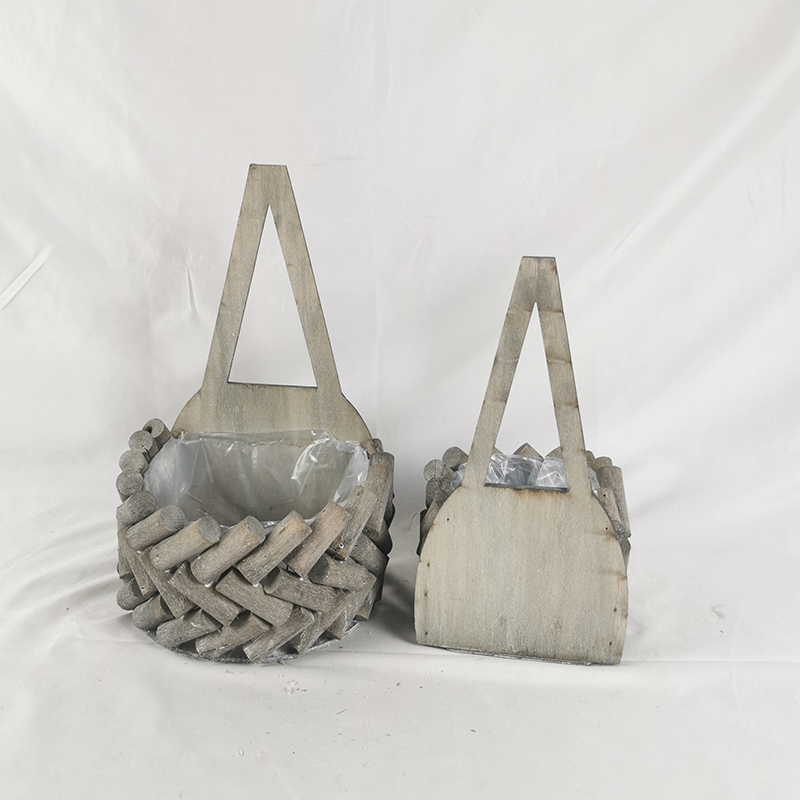 WOODEN DECORATION