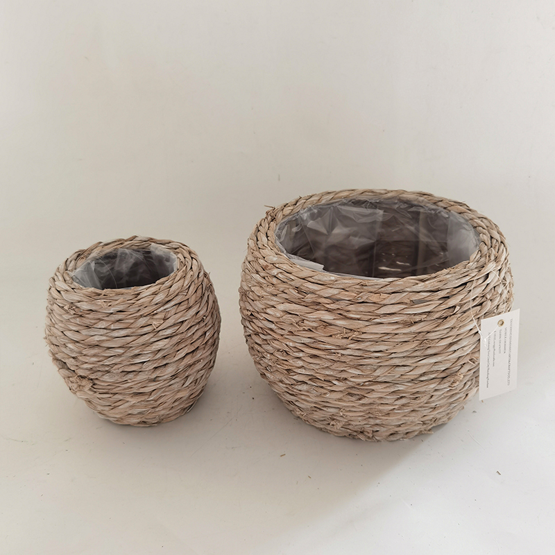 WOODEN DECORATION