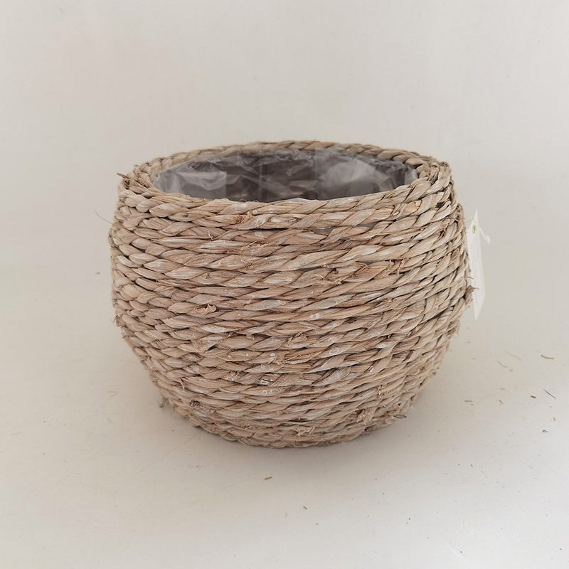 WOODEN DECORATION