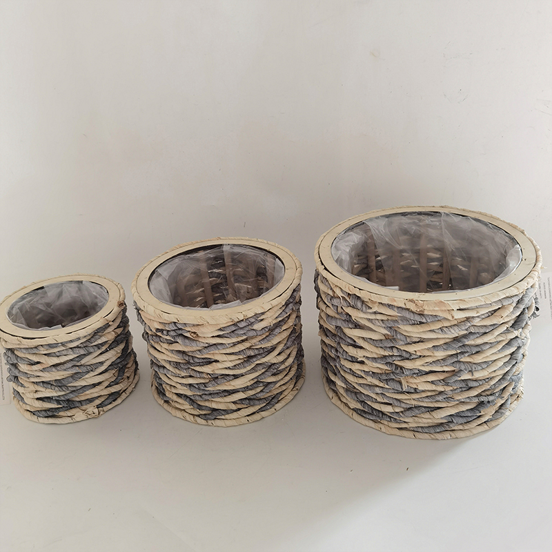 WOODEN DECORATION