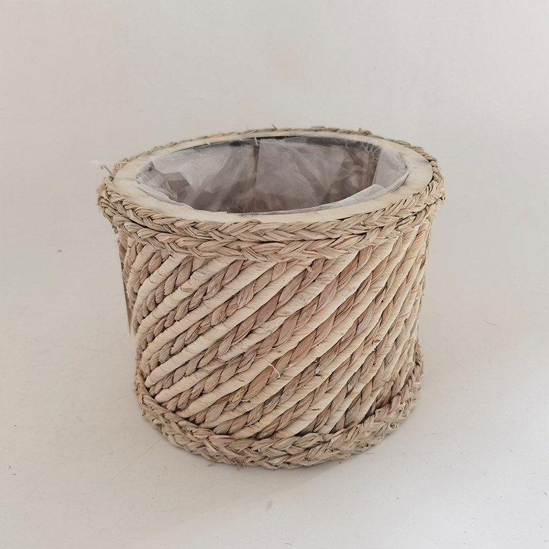 WOODEN DECORATION