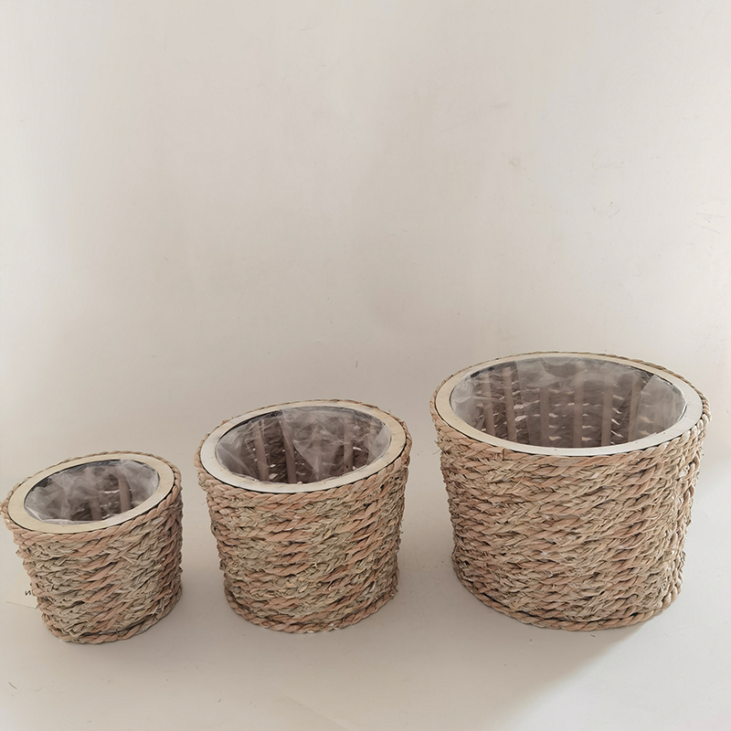 WOODEN DECORATION