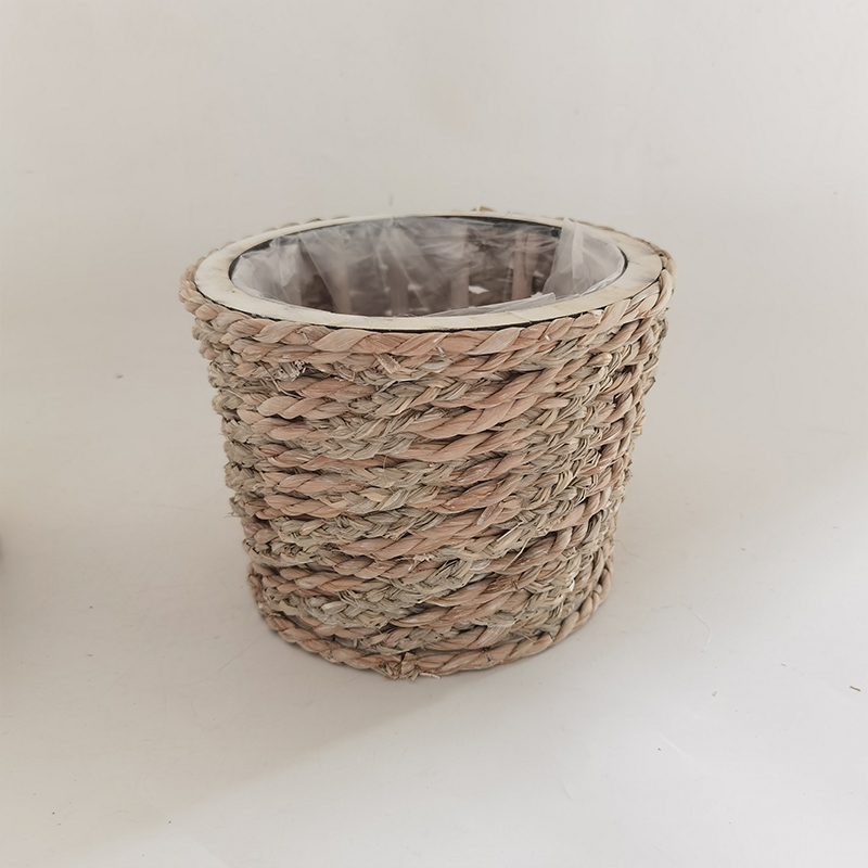 WOODEN DECORATION