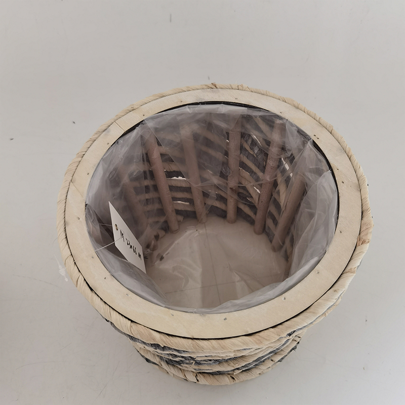 WOODEN DECORATION