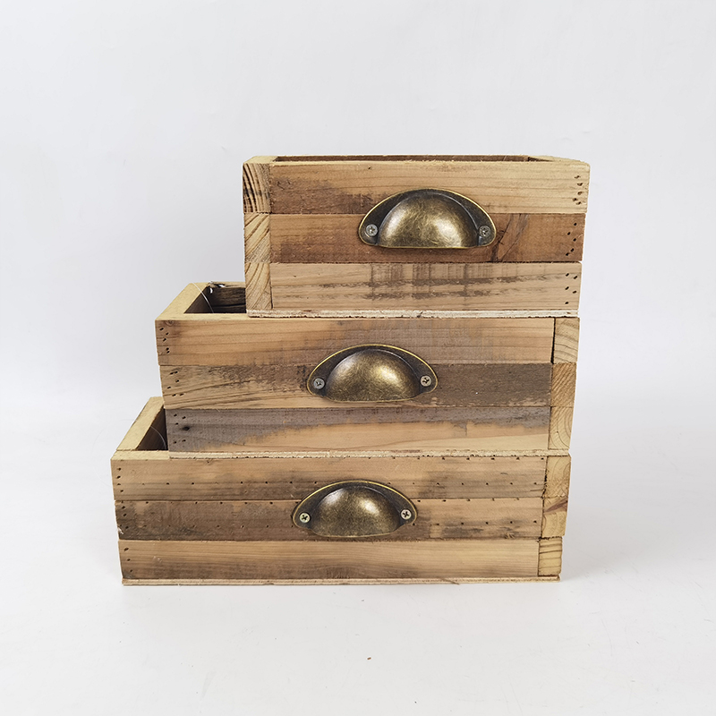 WOODEN DECORATION
