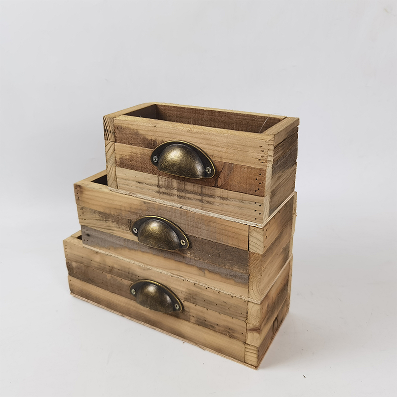 WOODEN DECORATION