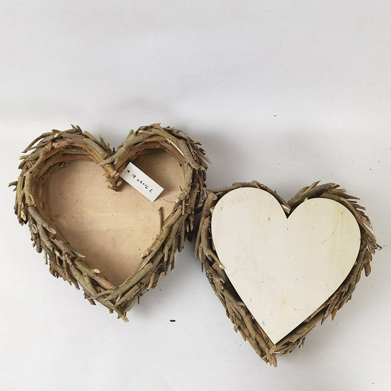 WOODEN DECORATION