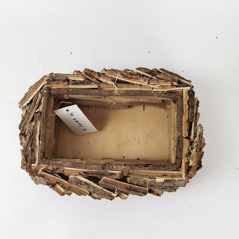WOODEN DECORATION