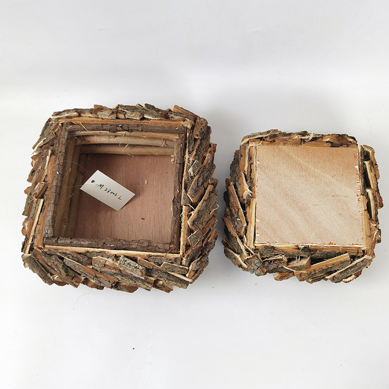 WOODEN DECORATION