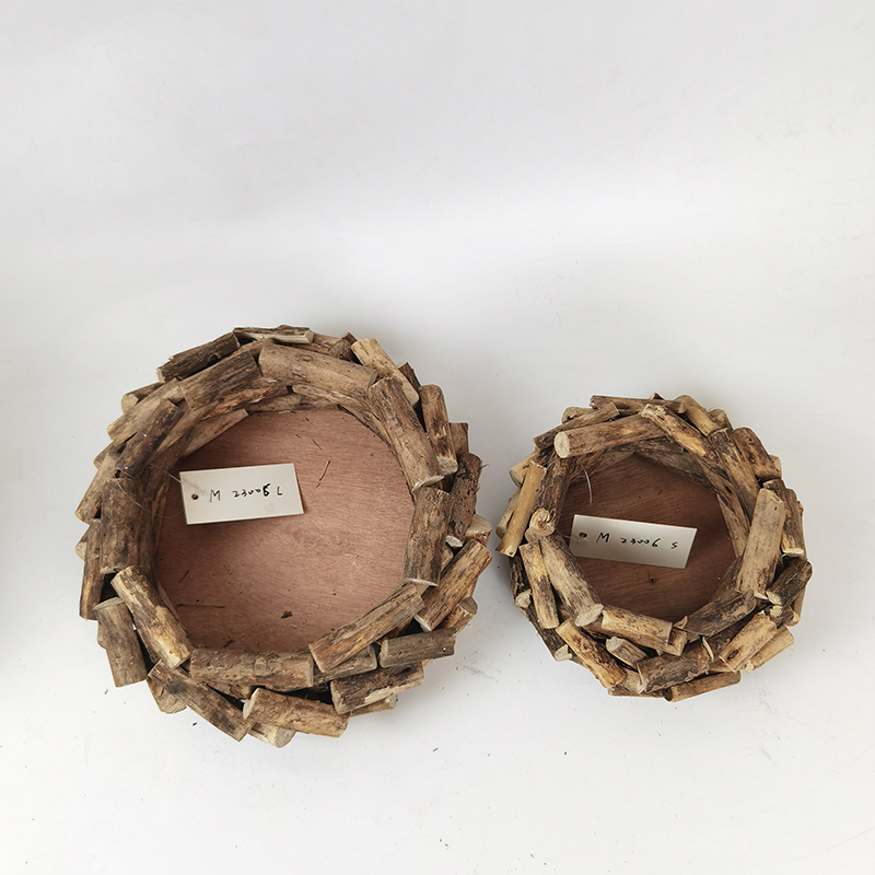 WOODEN DECORATION