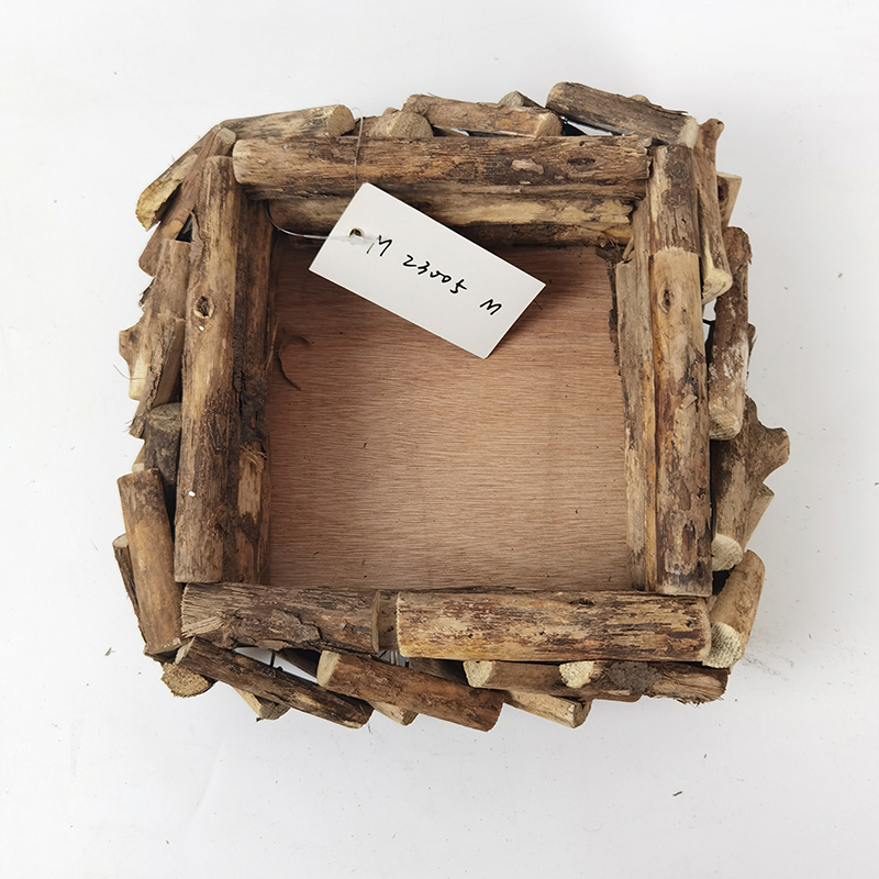 WOODEN DECORATION
