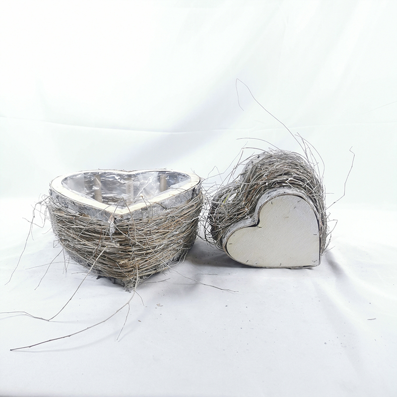 WOODEN DECORATION