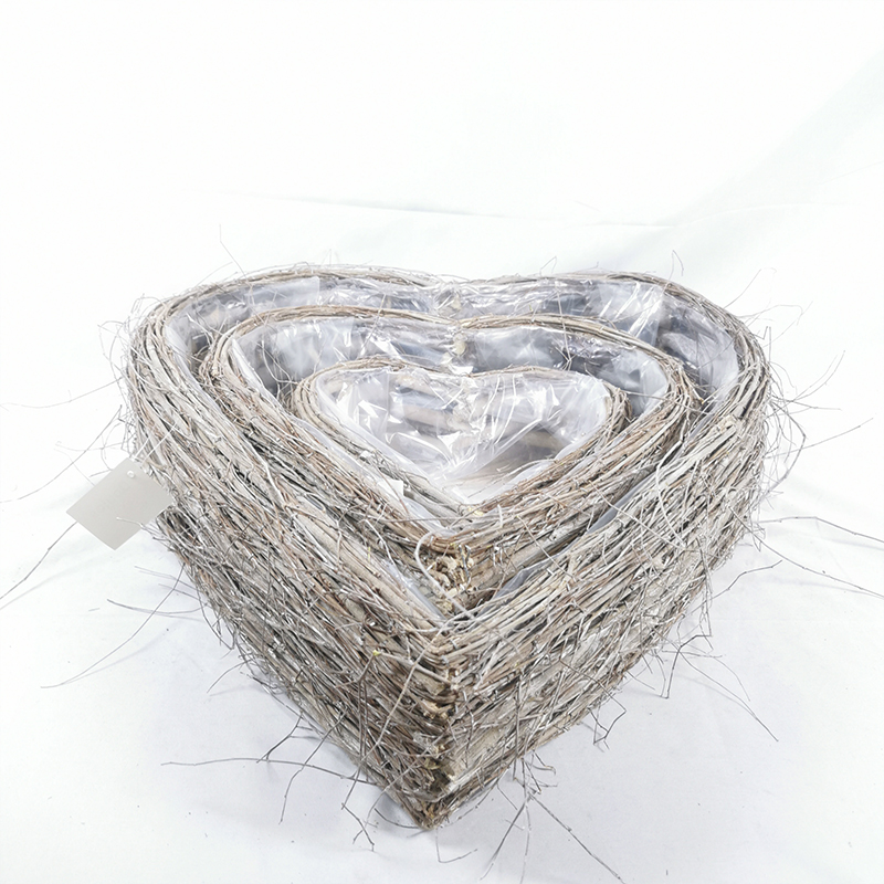 WOODEN DECORATION