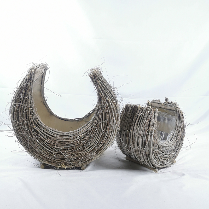 WOODEN DECORATION
