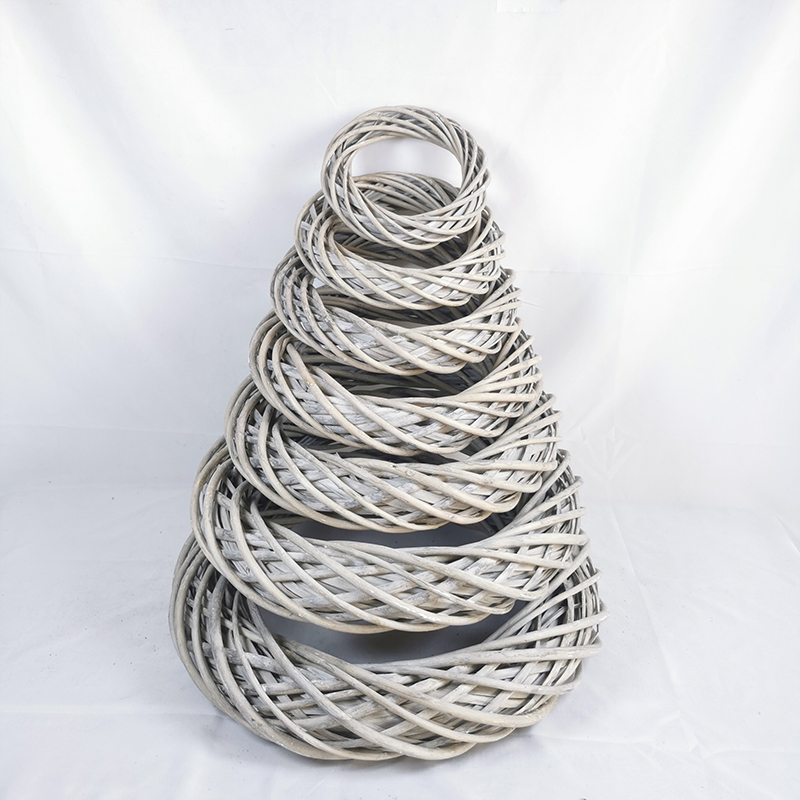 WOODEN DECORATION