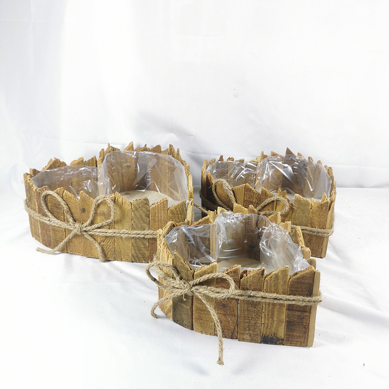 WOODEN DECORATION