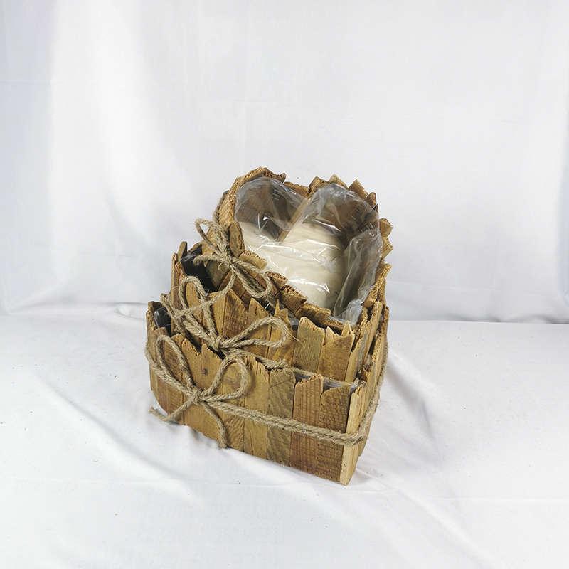 WOODEN DECORATION